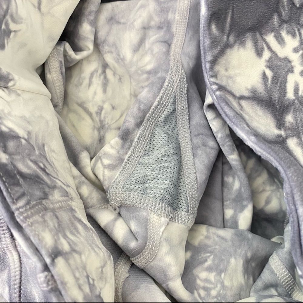 Athleta Salutation 7/8 Tights Tie Dye Leggings S - Picture 6 of 7